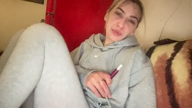 Snapshot of sarrah_rossy chatting on 02-25-25, 07:58 sarrah rossy online show from 02-25-25, 07:58