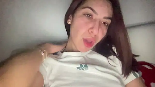 Snapshot of sarrah_rossy chatting on 03-02-25, 03:24 sarrah rossy online show from 03-02-25, 03:24