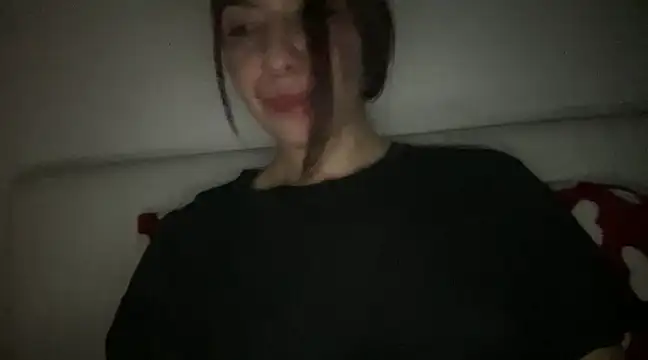 Snapshot of sarrah_rossy chatting on 03-05-25, 01:10 sarrah rossy online show from 03-05-25, 01:10