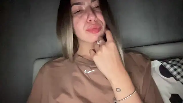 Snapshot of sarrah_rossy chatting on 09-14-25, 09:36 sarrah rossy online show from 09-14-25, 09:36