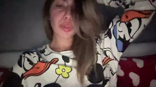 Snapshot of sarrah_rossy chatting on 11-02-25, 09:39 sarrah rossy online show from 11-02-25, 09:39