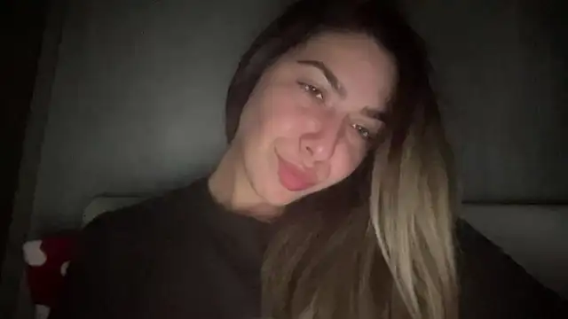 Snapshot of sarrah_rossy chatting on 11-03-25, 09:38 sarrah rossy online show from 11-03-25, 09:38