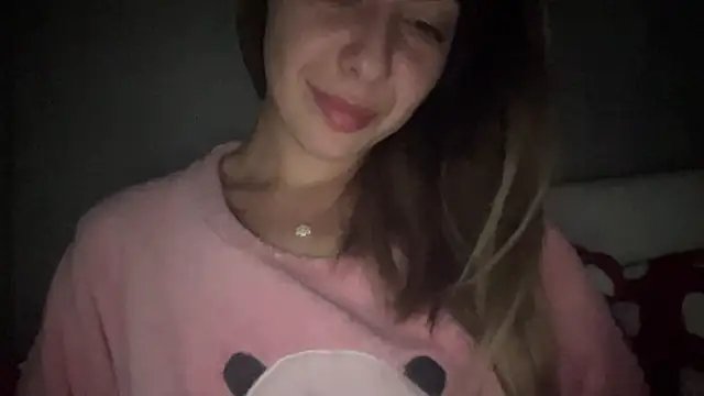 Snapshot of sarrah_rossy chatting on 11-04-25, 09:25 sarrah rossy online show from 11-04-25, 09:25