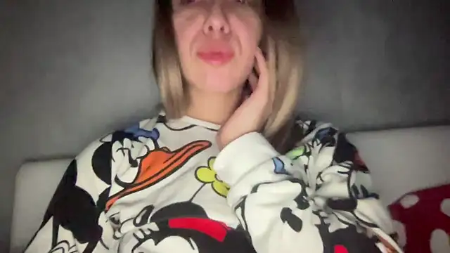 Snapshot of sarrah_rossy chatting on 11-23-25, 10:31 sarrah rossy online show from 11-23-25, 10:31