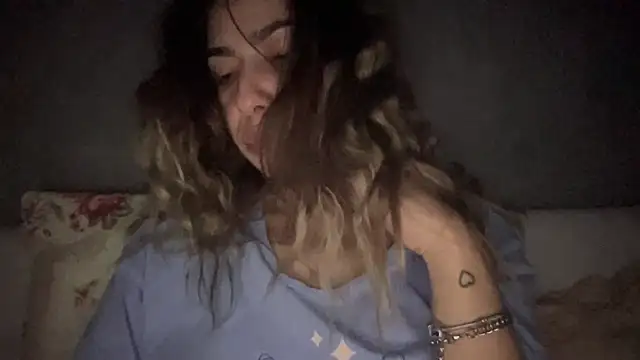 Snapshot of sarrah_rossy chatting on 12-17-25, 09:10 sarrah rossy online show from 12-17-25, 09:10