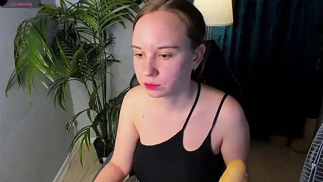 Snapshot of Lika_0ne chatting on 02-27-25, 04:21 Lika 0ne online show from 02-27-25, 04:21