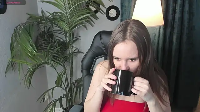 Snapshot of Lika_0ne chatting on 03-14-25, 12:18 Lika 0ne online show from 03-14-25, 12:18