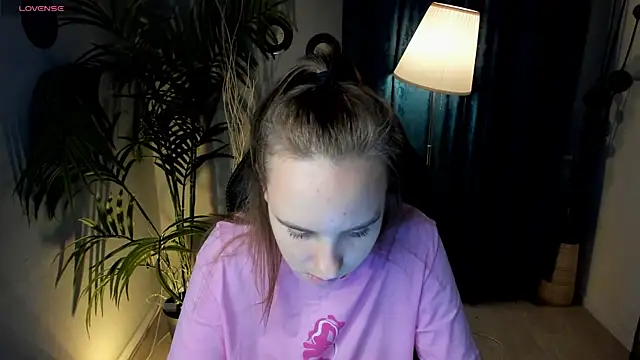 Snapshot of Lika_0ne chatting on 09-24-25, 11:57 Lika 0ne online show from 09-24-25, 11:57