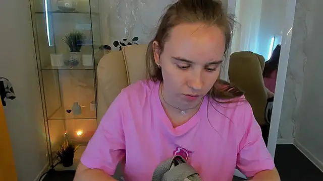 Snapshot of Lika_0ne chatting on 09-27-25, 11:59 Lika 0ne online show from 09-27-25, 11:59