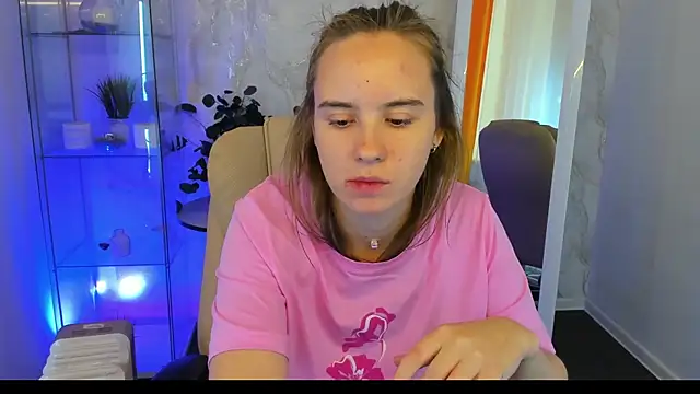 Snapshot of Lika_0ne chatting on 10-02-25, 12:12 Lika 0ne online show from 10-02-25, 12:12