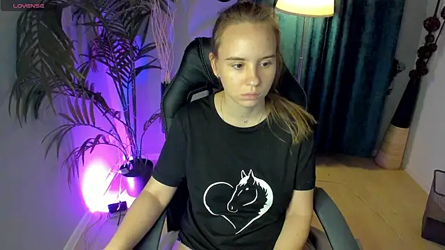 Snapshot of Lika_0ne chatting on 10-05-25, 10:02 Lika 0ne online show from 10-05-25, 10:02