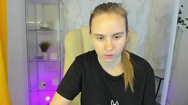 Snapshot of Lika_0ne chatting on 11-08-25, 01:44 Lika 0ne online show from 11-08-25, 01:44