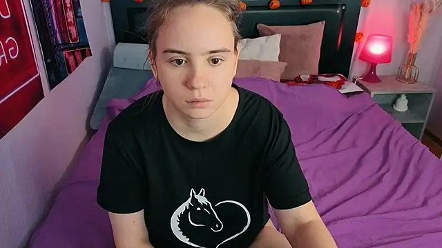 Snapshot of Lika_0ne chatting on 11-24-25, 12:27 Lika 0ne online show from 11-24-25, 12:27