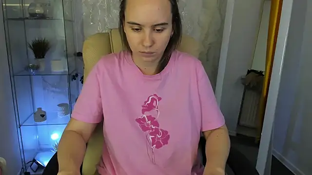 Snapshot of Lika_0ne chatting on 12-03-25, 12:14 Lika 0ne online show from 12-03-25, 12:14