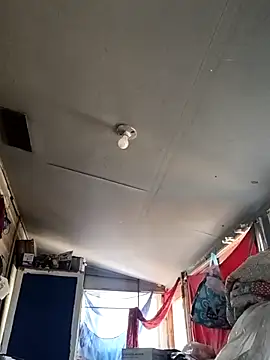 Snapshot of birdg chatting on 09-14-25, 06:18 birdg online show from 09-14-25, 06:18