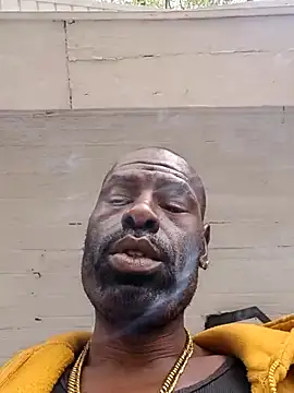 Snapshot of birdg chatting on 09-23-25, 04:54 birdg online show from 09-23-25, 04:54