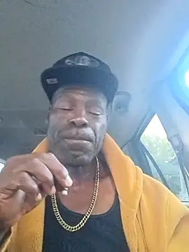 Snapshot of birdg chatting on 09-27-25, 12:54 birdg online show from 09-27-25, 12:54