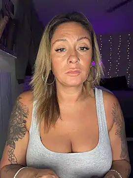 bossyroxy84 online show from 11-16-25, 05:02