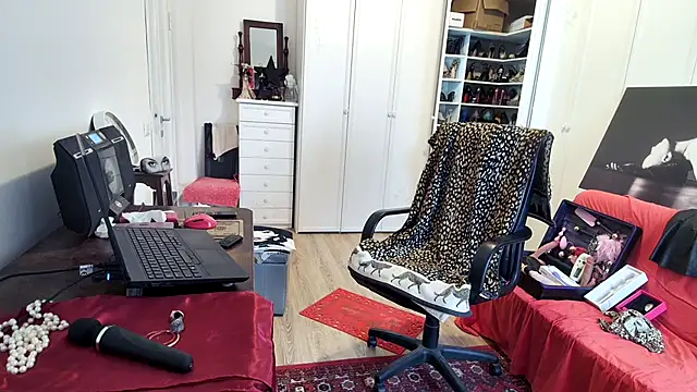 Chanel Noire online show from 01-19-26, 02:10