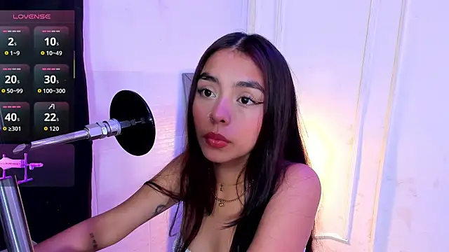 lanna brunette online show from 04-24-26, 01:35