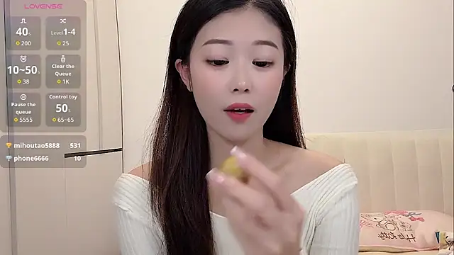 yunyun121 online show from 10-14-25, 03:02