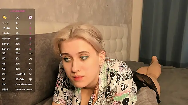 Snapshot of ConstanceBails chatting on 02-20-25, 01:40 ConstanceBails online show from 02-20-25, 01:40