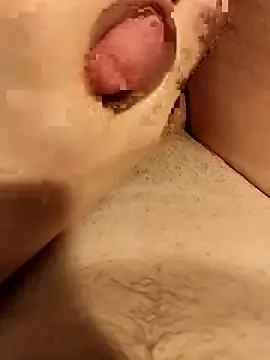 Snapshot of jojolecochon1 chatting on 03-09-25, 04:00 jojolecochon1 online show from 03-09-25, 04:00