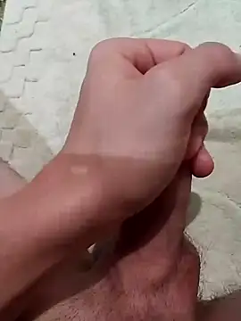 Snapshot of jojolecochon1 chatting on 03-21-25, 12:39 jojolecochon1 online show from 03-21-25, 12:39