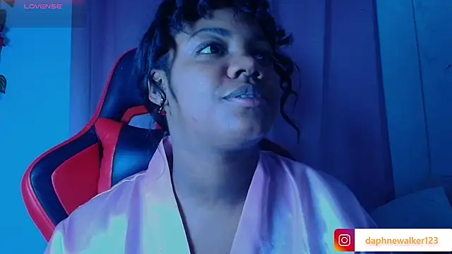 Daphnewalker   online show from 02-21-26, 02:01