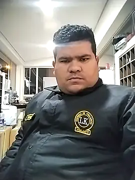 Snapshot of oscarshow24 chatting on 11-07-25, 08:03 oscarshow24 online show from 11-07-25, 08:03