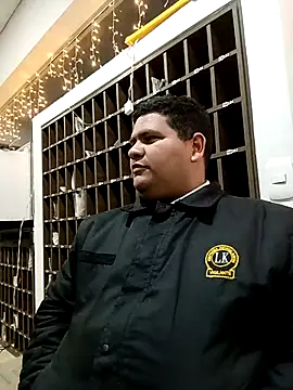 Snapshot of oscarshow24 chatting on 12-18-25, 03:56 oscarshow24 online show from 12-18-25, 03:56