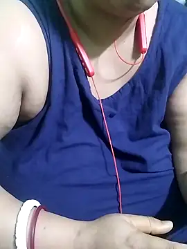 Snapshot of Lizza_boudi chatting on 02-19-25, 08:52 Lizza boudi online show from 02-19-25, 08:52