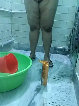 Snapshot of Lizza_boudi chatting on 03-08-25, 09:28 Lizza boudi online show from 03-08-25, 09:28