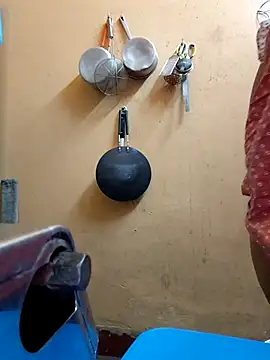 Snapshot of Lizza_boudi chatting on 12-04-25, 12:53 Lizza boudi online show from 12-04-25, 12:53