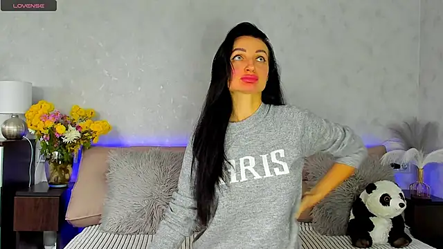 Snapshot of Tina_Mart chatting on 10-20-25, 10:59 Tina Mart online show from 10-20-25, 10:59