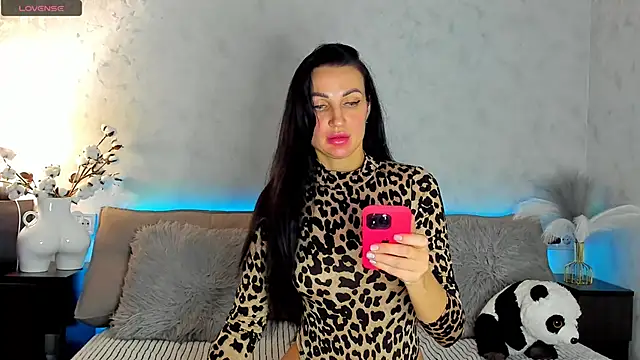 Snapshot of Tina_Mart chatting on 11-04-25, 01:54 Tina Mart online show from 11-04-25, 01:54