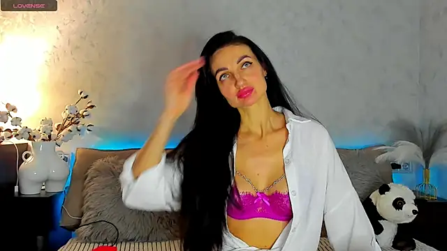 Snapshot of Tina_Mart chatting on 11-13-25, 07:57 Tina Mart online show from 11-13-25, 07:57