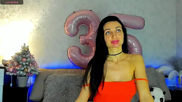 Snapshot of Tina_Mart chatting on 12-01-25, 08:19 Tina Mart online show from 12-01-25, 08:19