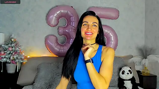 Snapshot of Tina_Mart chatting on 12-04-25, 12:14 Tina Mart online show from 12-04-25, 12:14