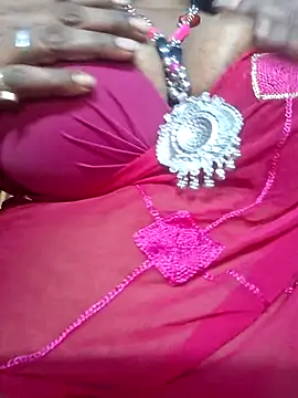 Snapshot of SX-JUHI chatting on 10-17-25, 11:18 SX-JUHI online show from 10-17-25, 11:18