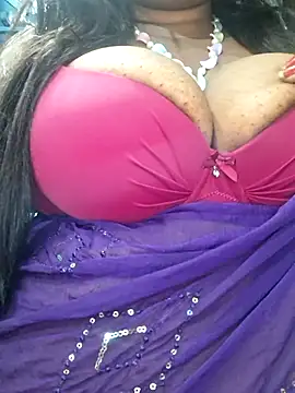 Snapshot of SX-JUHI chatting on 10-30-25, 02:51 SX-JUHI online show from 10-30-25, 02:51