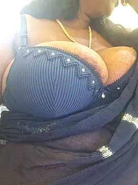 Snapshot of SX-JUHI chatting on 11-07-25, 05:51 SX-JUHI online show from 11-07-25, 05:51