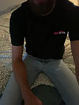 Snapshot of harpeur93 chatting on 02-18-25, 01:00 harpeur93 online show from 02-18-25, 01:00