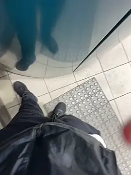 YARASERO-kun online show from 02-12-25, 09:10