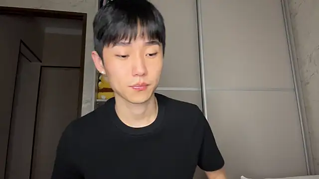 Snapshot of Brian_Stars chatting on 06-18-26, 01:48 Brian Stars online show from 06-18-26, 01:48