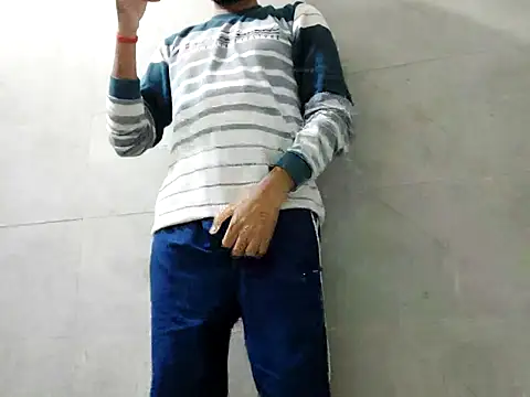 Snapshot of Lustyluckyy chatting on 02-27-25, 05:47 Lustyluckyy online show from 02-27-25, 05:47