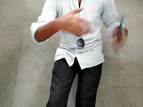 Snapshot of Lustyluckyy chatting on 09-20-25, 06:25 Lustyluckyy online show from 09-20-25, 06:25