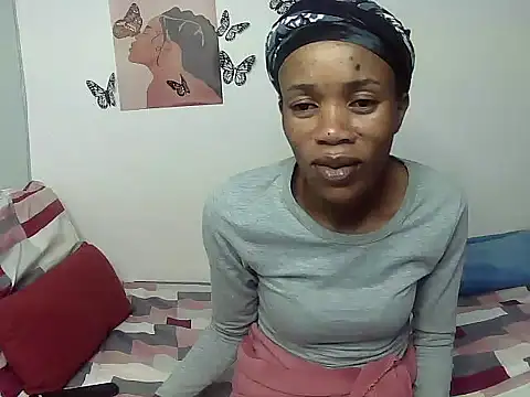 Snapshot of Queen_Pxoxo chatting on 03-15-25, 09:19 Queen Pxoxo online show from 03-15-25, 09:19