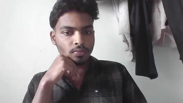 Snapshot of Harsh424242 chatting on 02-25-25, 06:09 Harsh424242 online show from 02-25-25, 06:09