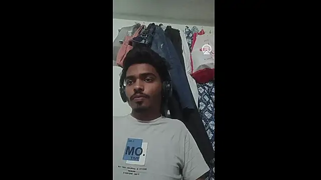 Snapshot of Harsh424242 chatting on 03-03-25, 05:50 Harsh424242 online show from 03-03-25, 05:50